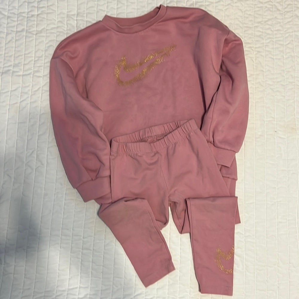 EUC Girls nike legging set